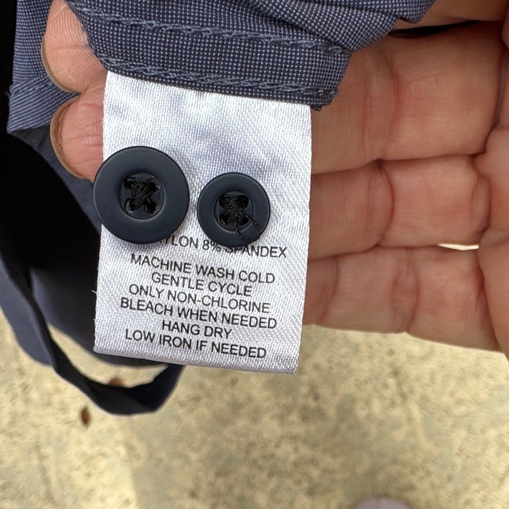 UNTUCKit. Men's long sleeve, button down shirt. XXL. Blueish Grey. Made in China - Picture 4 of 8